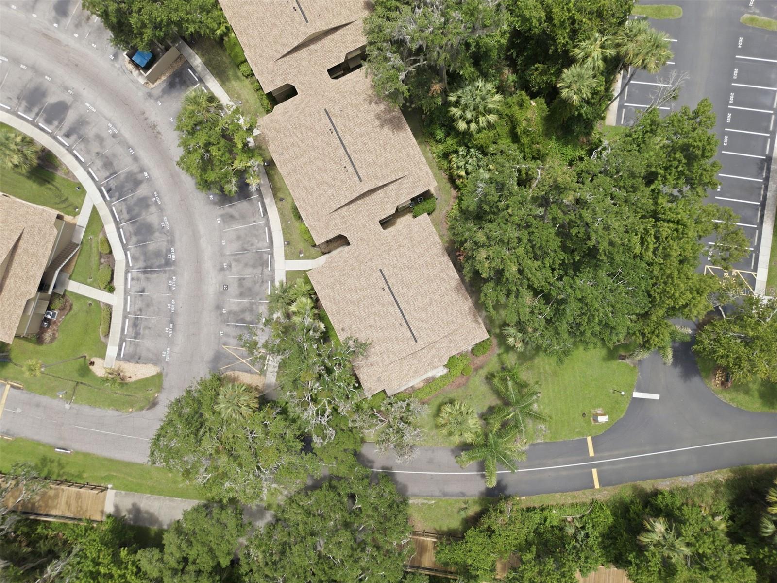 LAKESIDE CONDO APTS - Residential