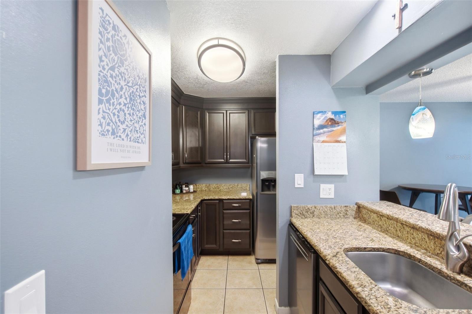 LAKESIDE CONDO APTS - Residential