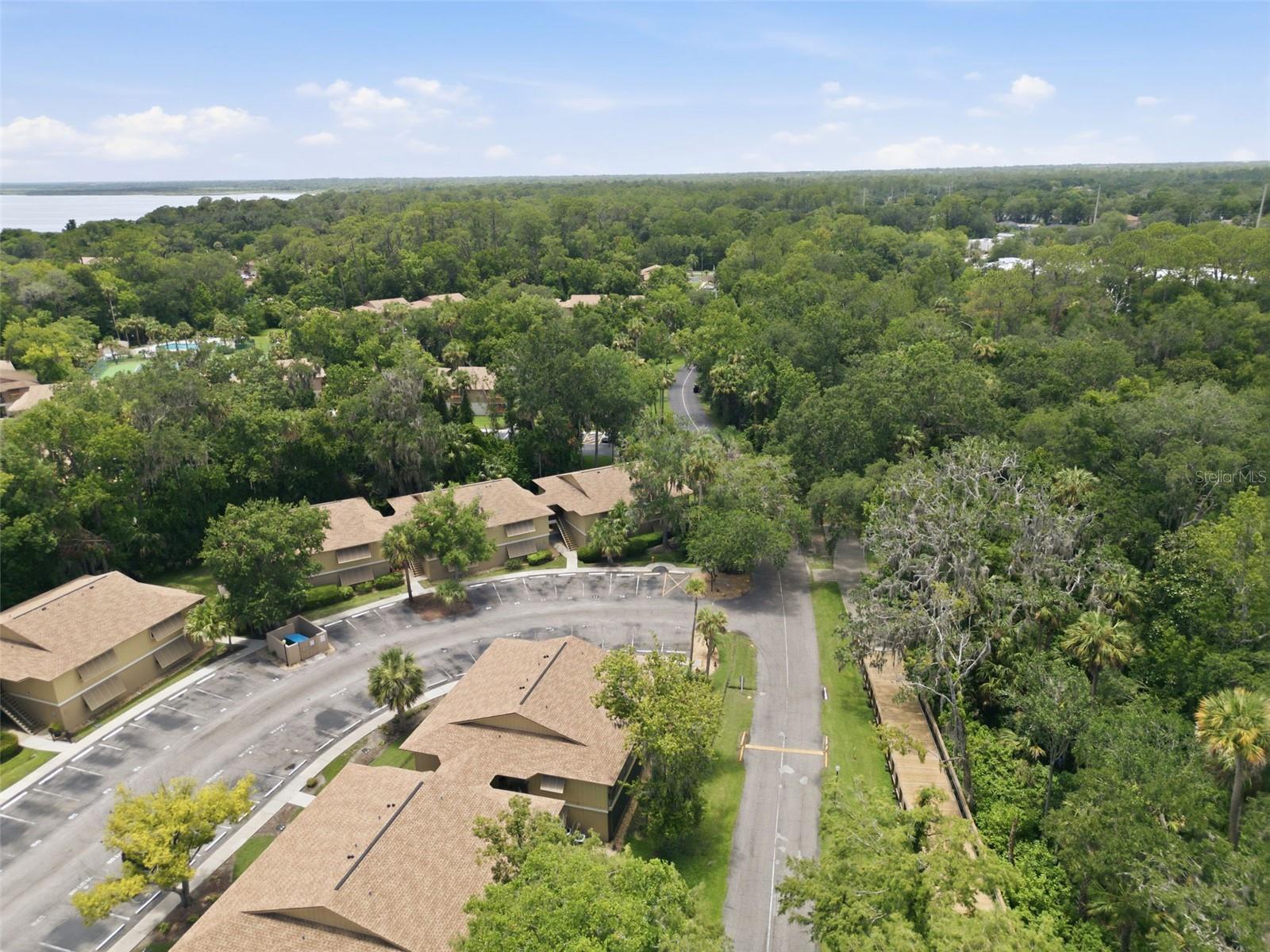 LAKESIDE CONDO APTS - Residential