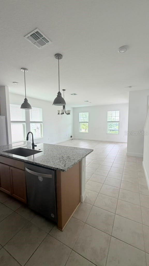 HIGHLAND RIDGE - Residential Lease