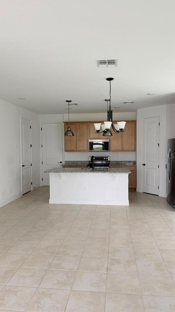 HIGHLAND RIDGE - Residential Lease