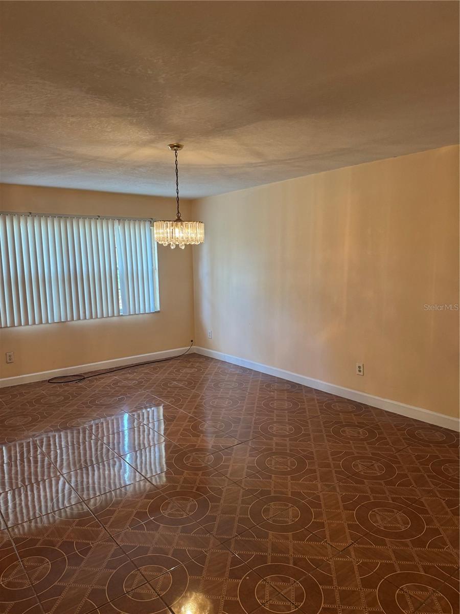 RIDGE MANOR FIRST ADD - Residential Lease