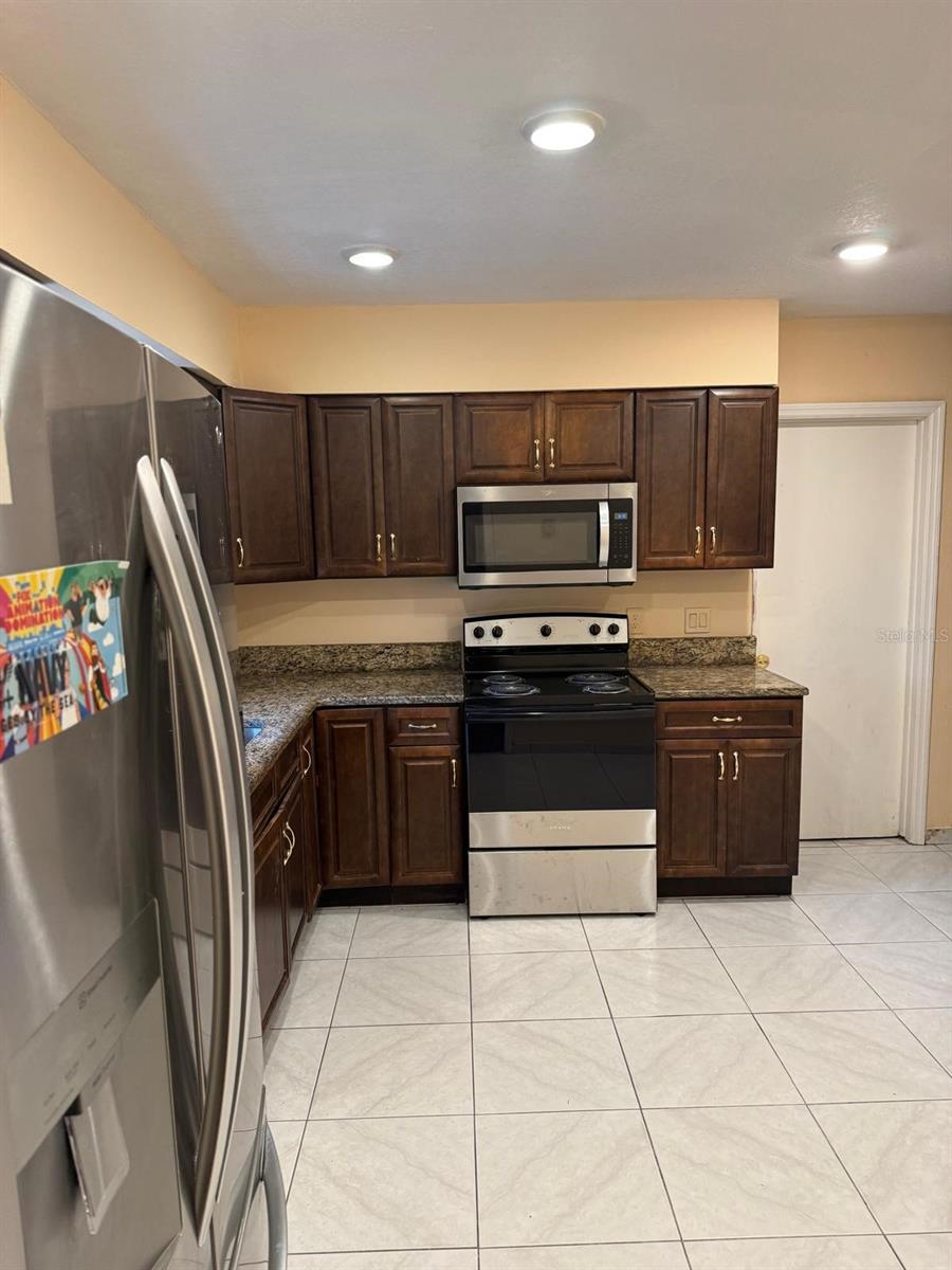 RIDGE MANOR FIRST ADD - Residential Lease