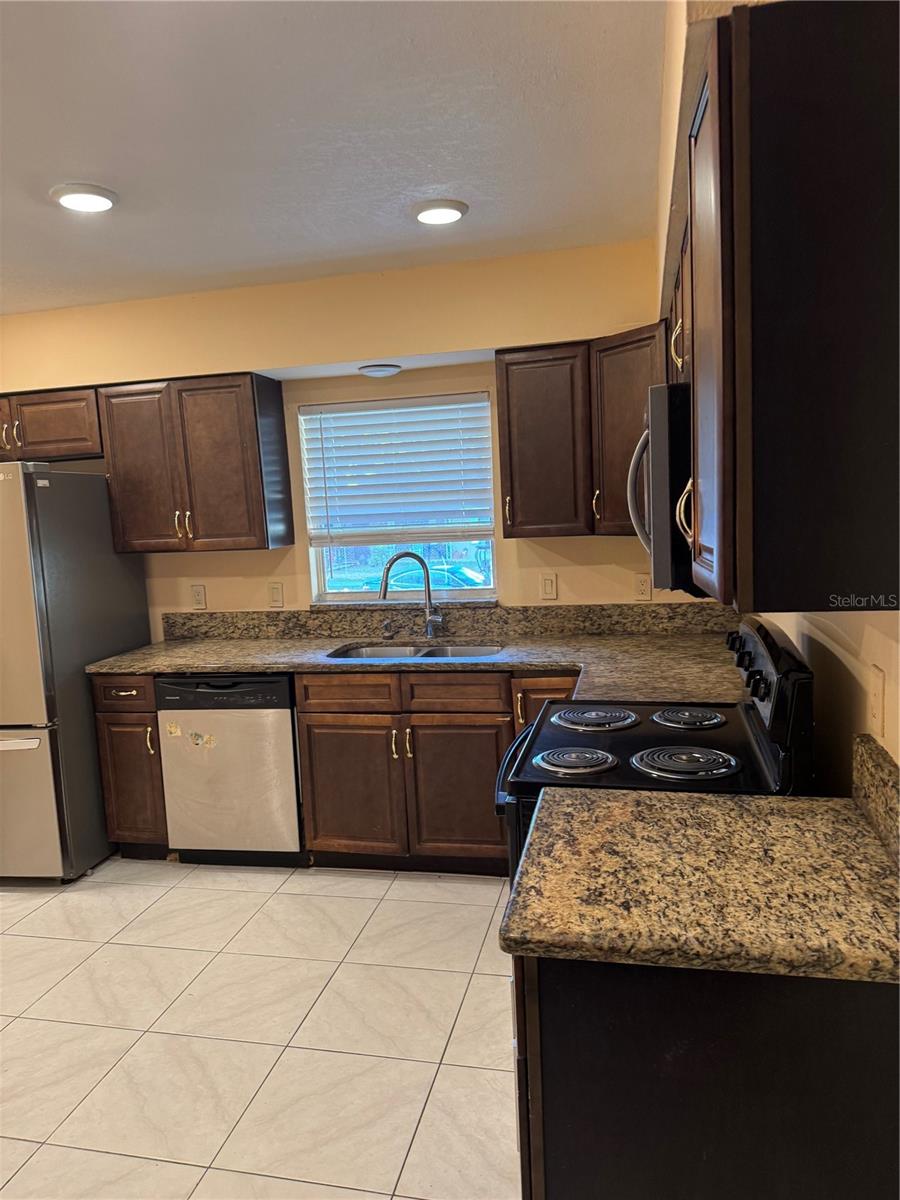 RIDGE MANOR FIRST ADD - Residential Lease