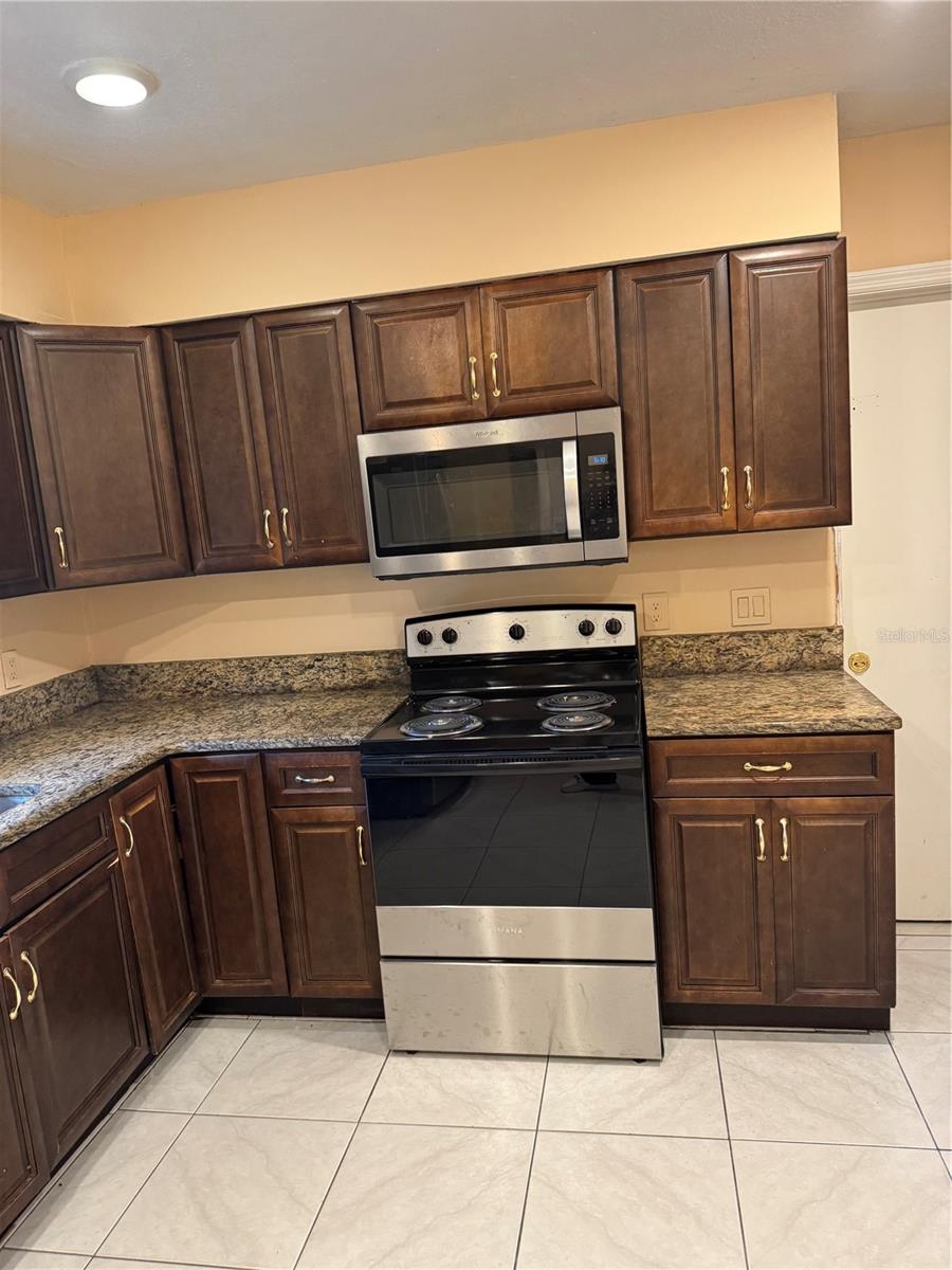 RIDGE MANOR FIRST ADD - Residential Lease