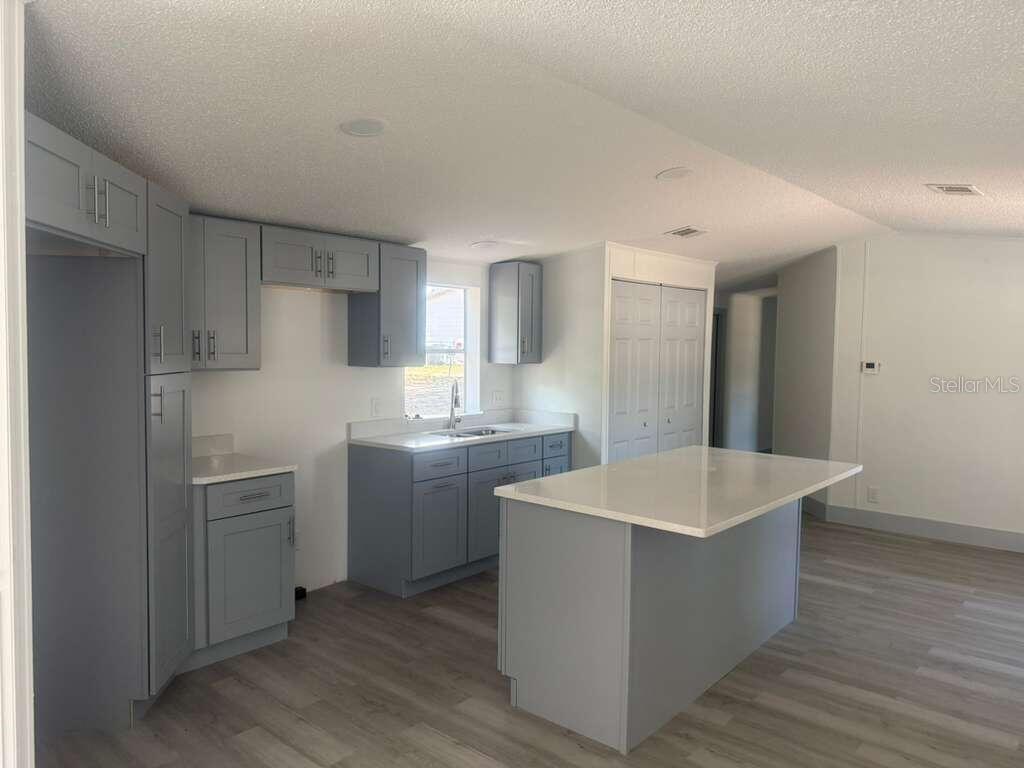 BELMONT WOODS - Residential