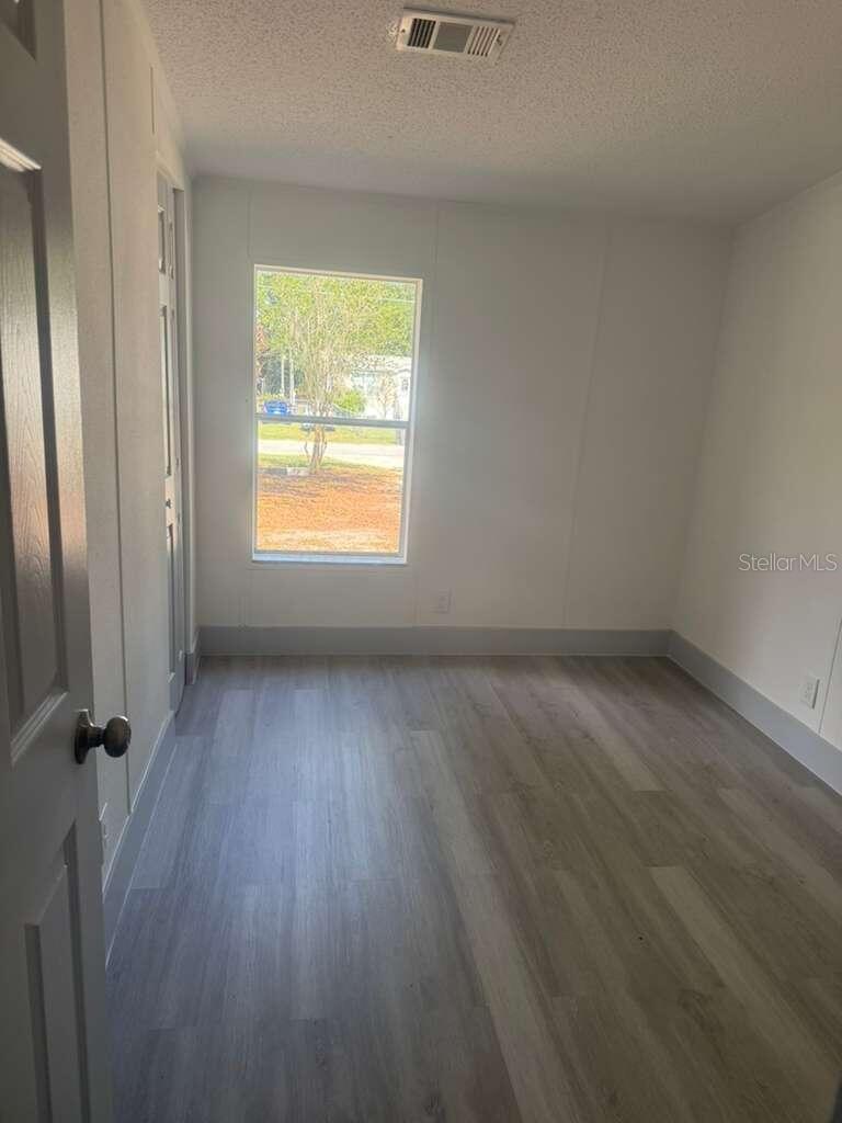 BELMONT WOODS - Residential