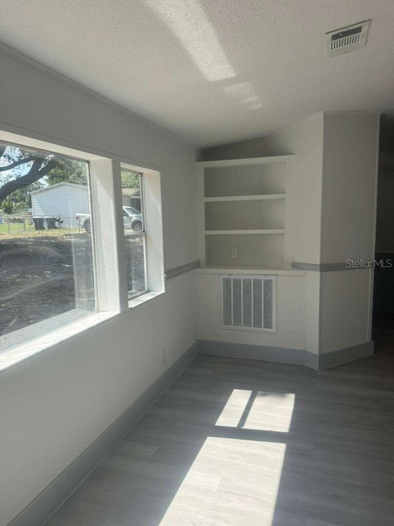 BELMONT WOODS - Residential