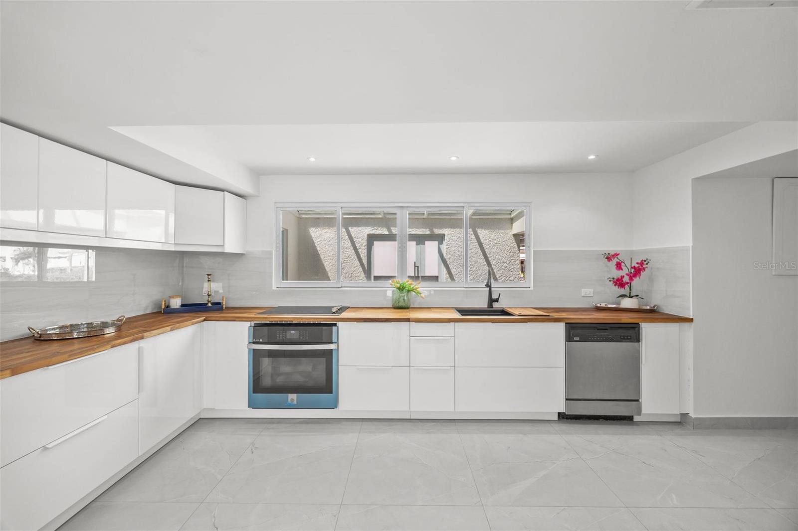 URB VILLAMAR - Residential