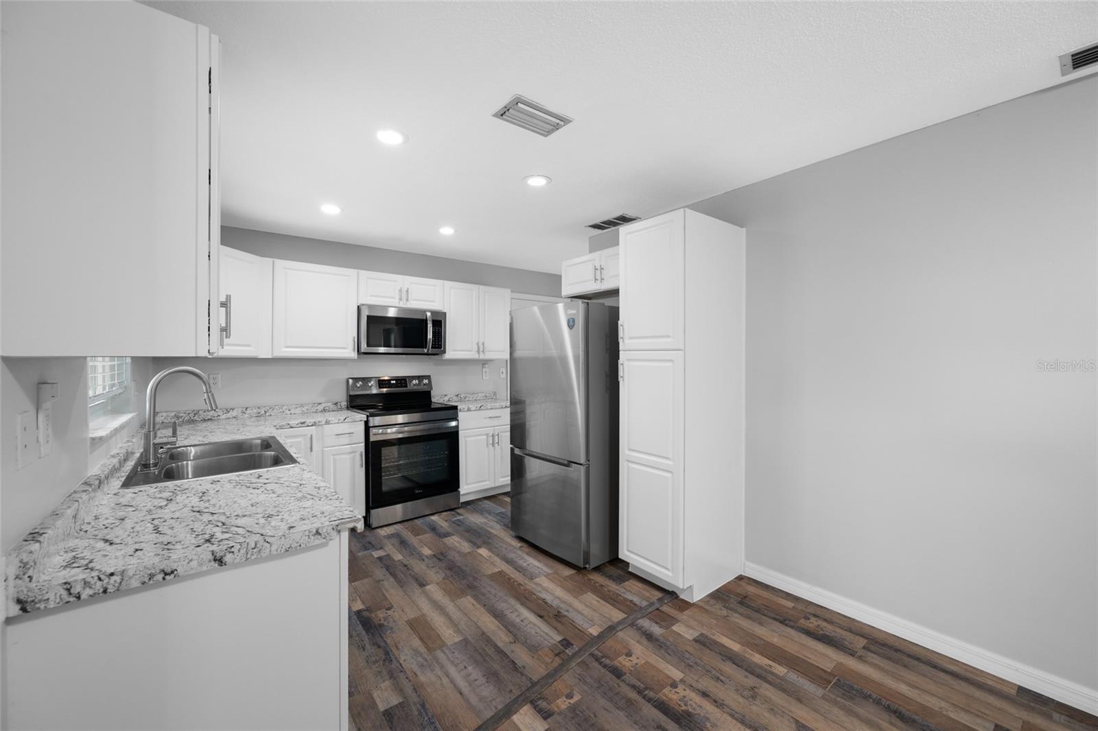 SUNSHINE ESTATES - Residential