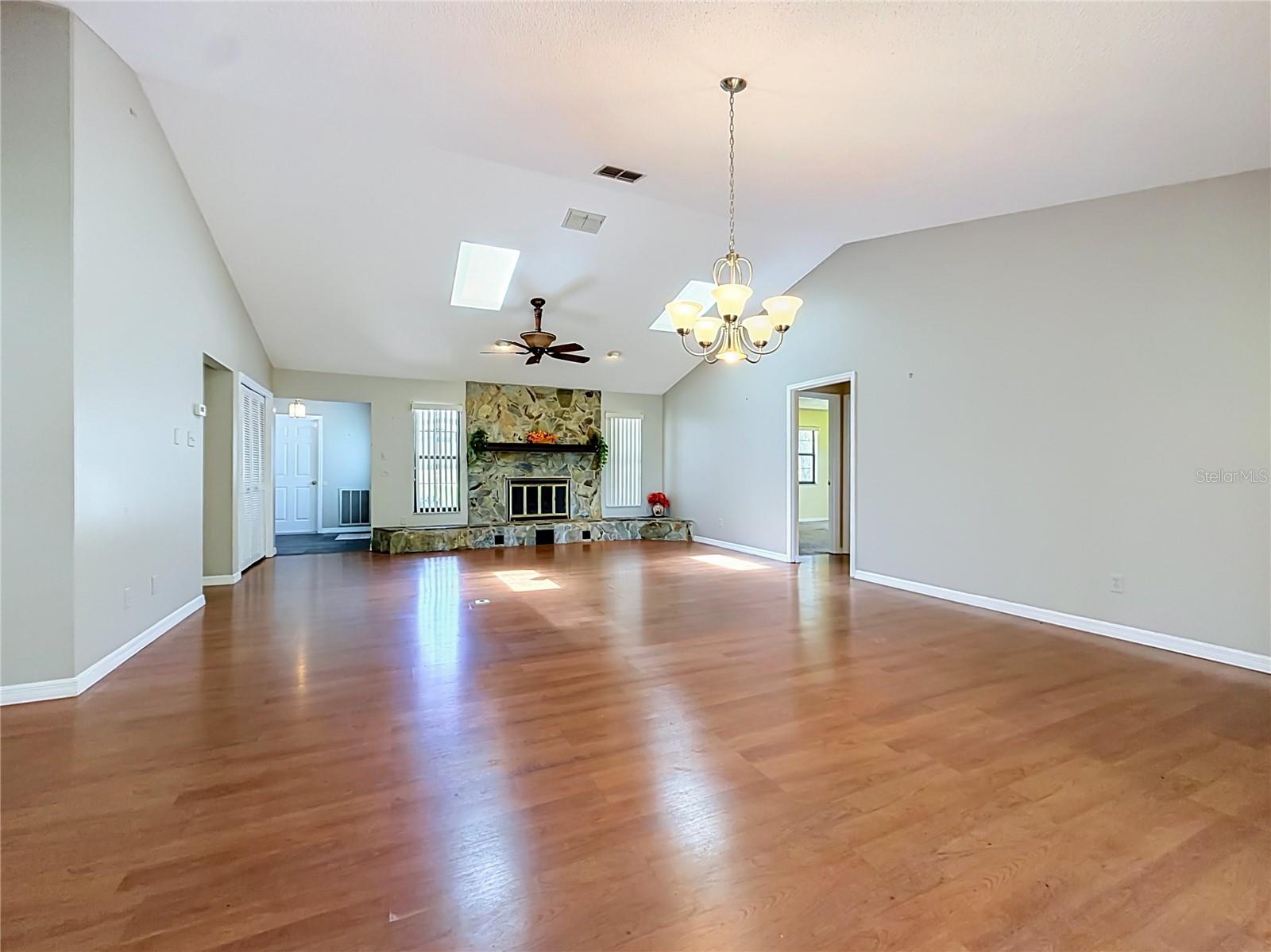 INVERNESS GOLF & COUNTRY CLUB ESTATES - Residential