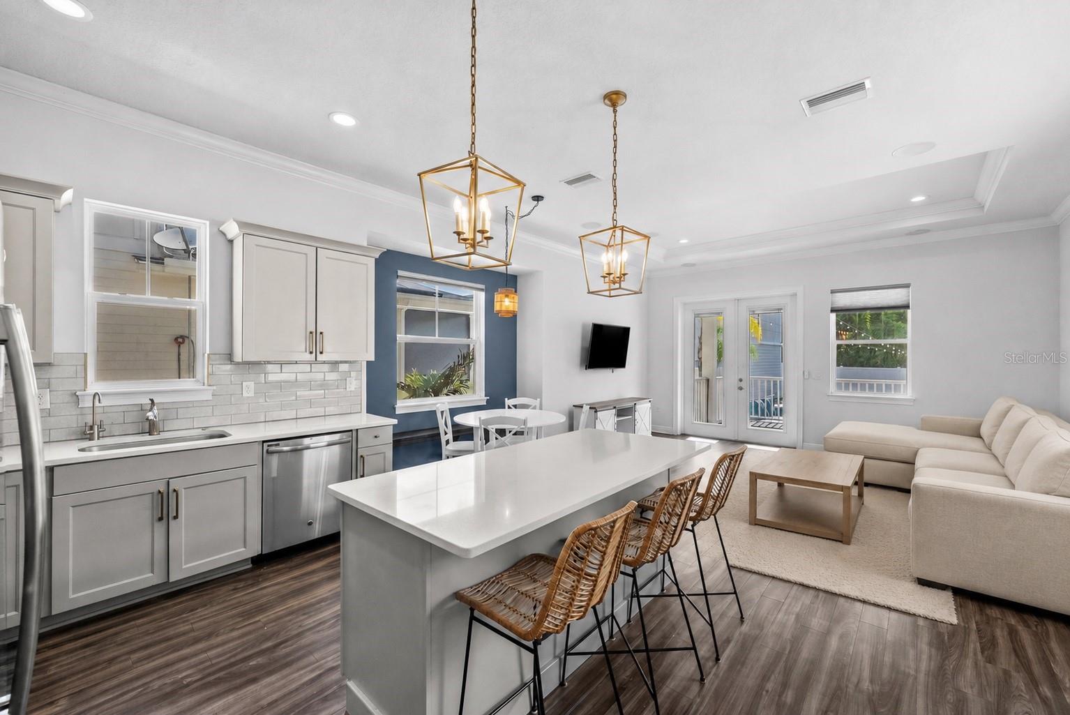 TIVERTON - Residential