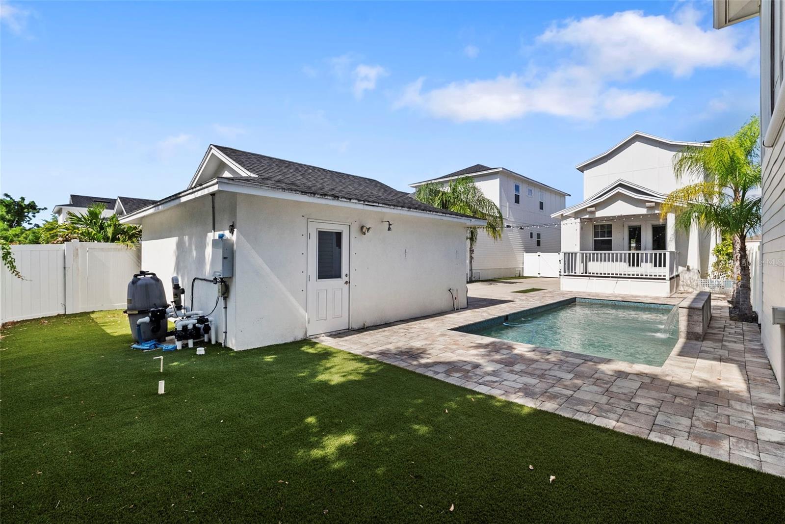 TIVERTON - Residential