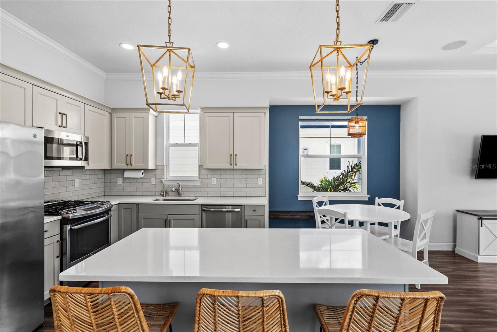 TIVERTON - Residential