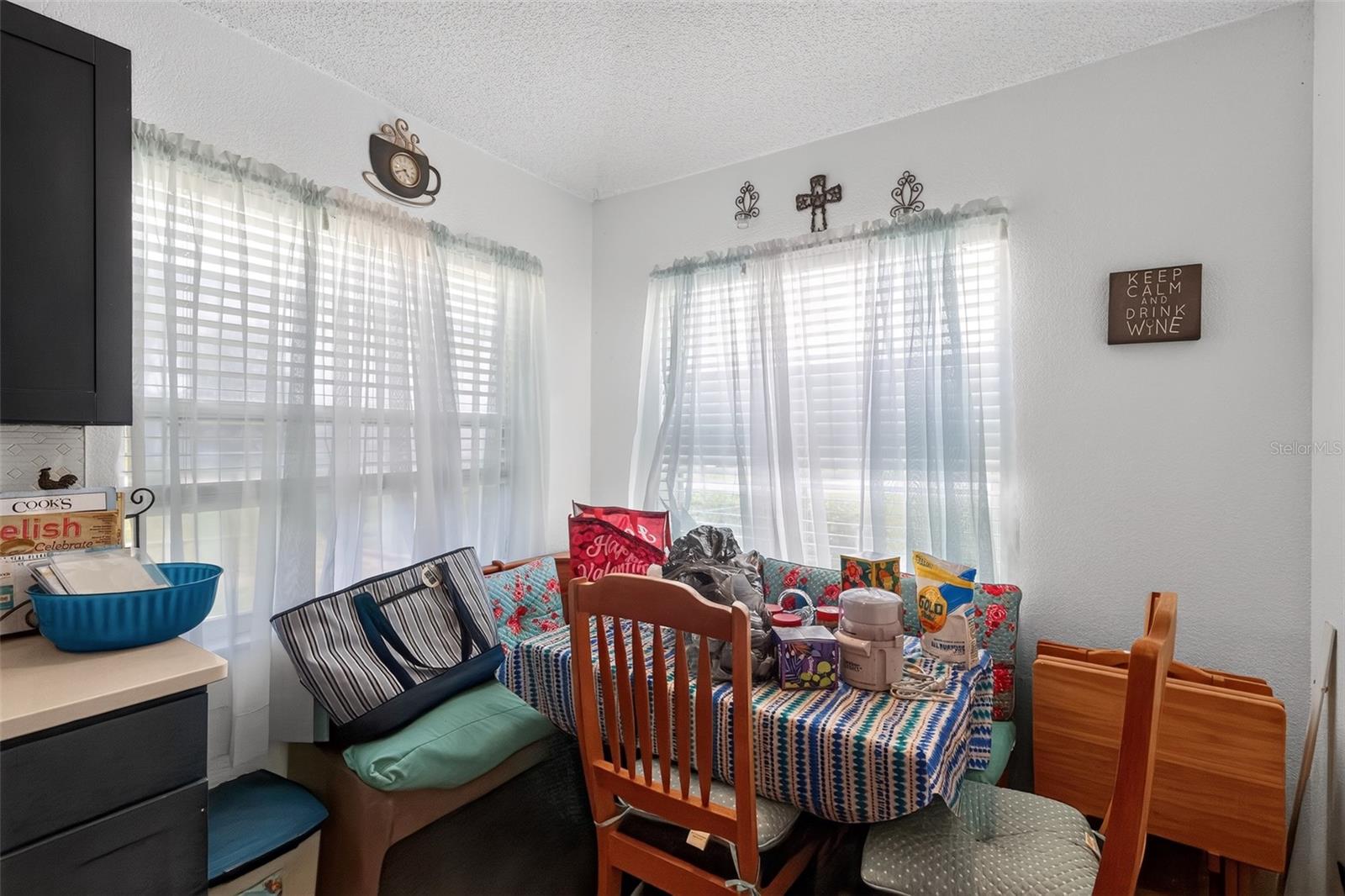 DINNER LAKE SHORES PH 01 - Residential