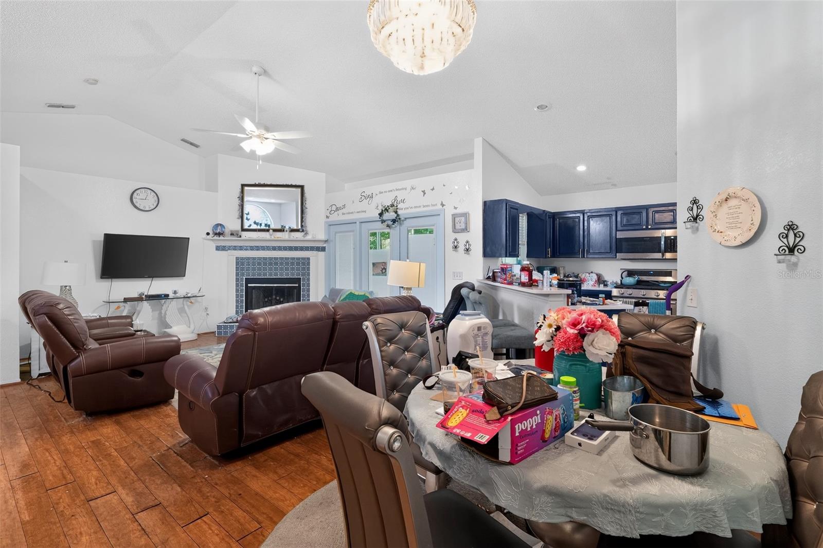 DINNER LAKE SHORES PH 01 - Residential