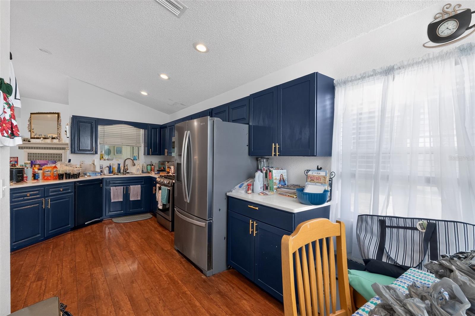 DINNER LAKE SHORES PH 01 - Residential