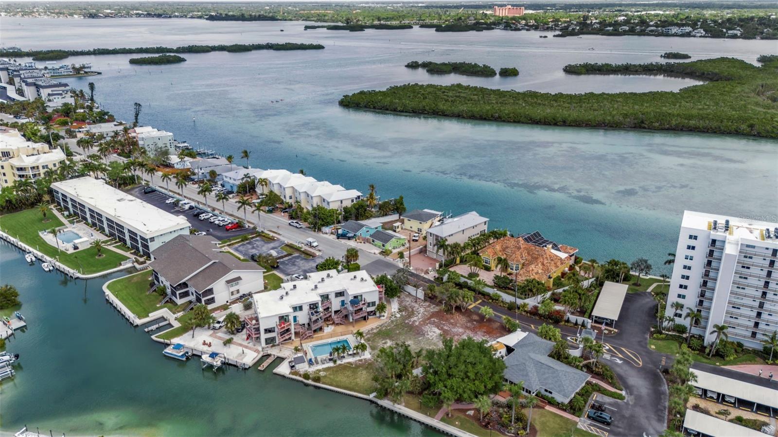 SIESTA KEY - Land