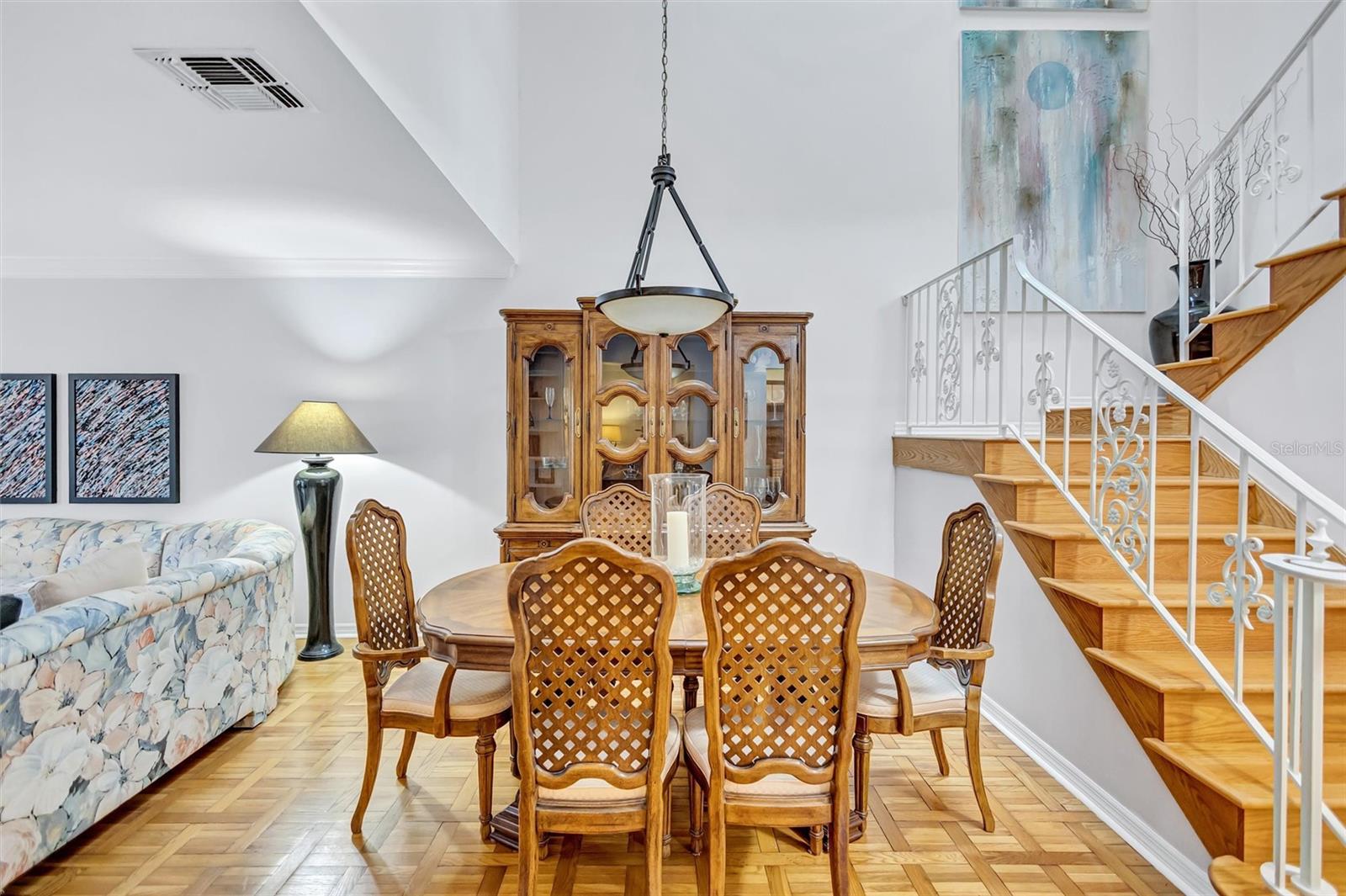 LAUREL OAKS AT COUNTRY WOODS CONDO - Residential