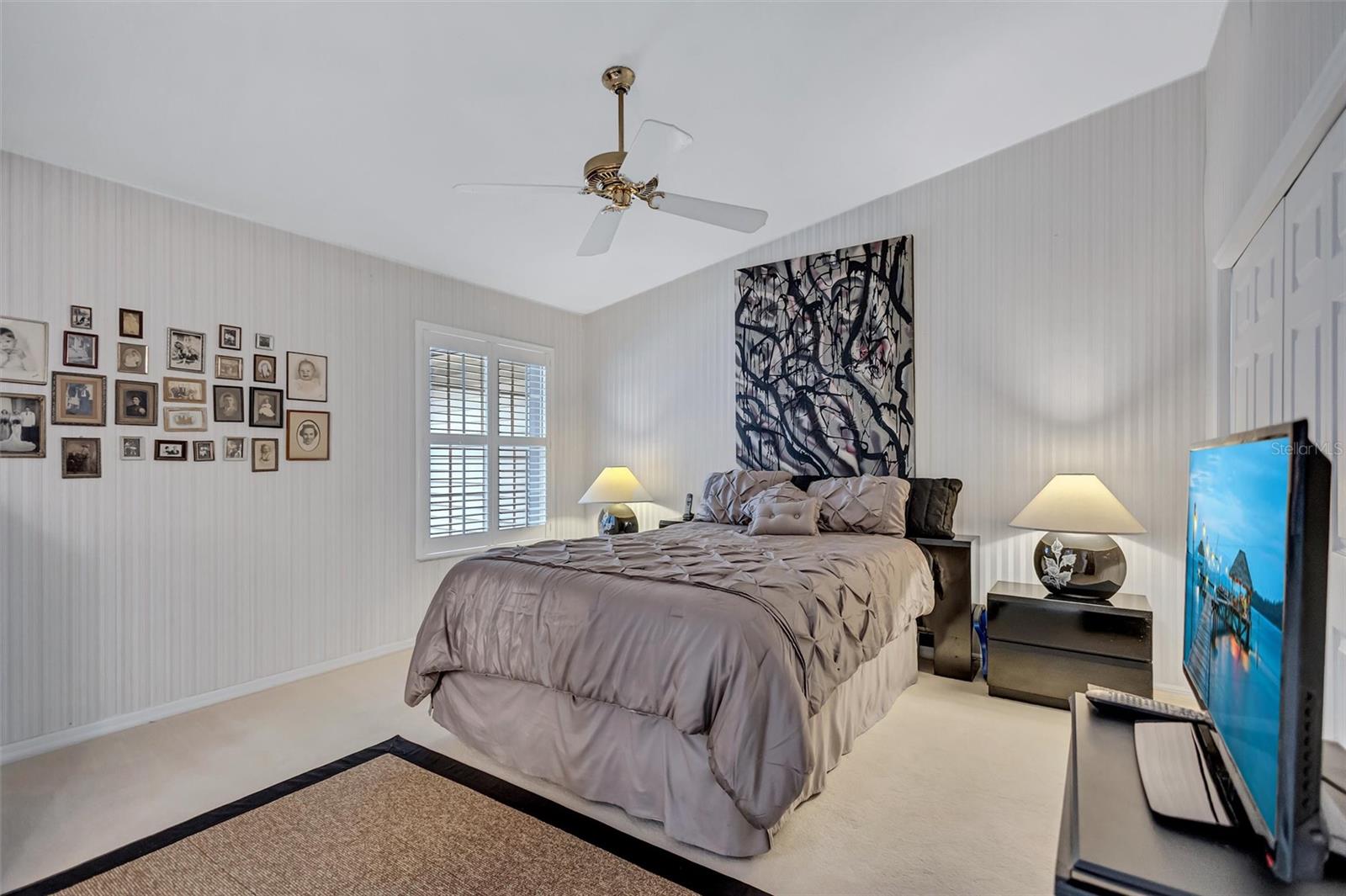 LAUREL OAKS AT COUNTRY WOODS CONDO - Residential