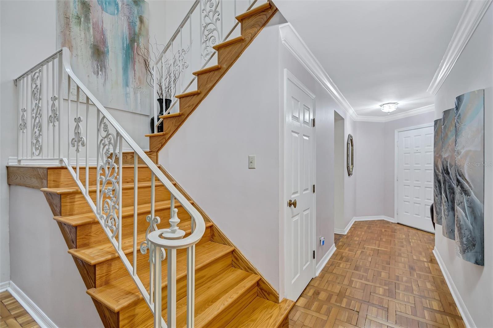 LAUREL OAKS AT COUNTRY WOODS CONDO - Residential