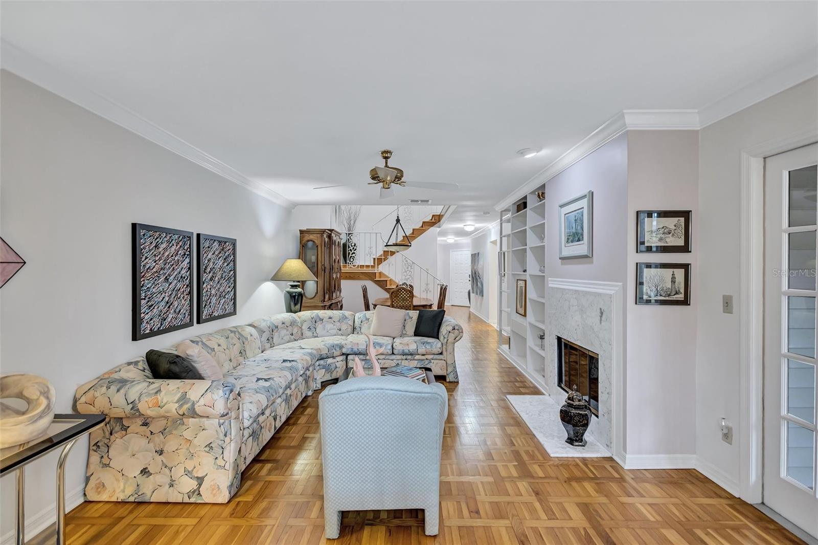 LAUREL OAKS AT COUNTRY WOODS CONDO - Residential