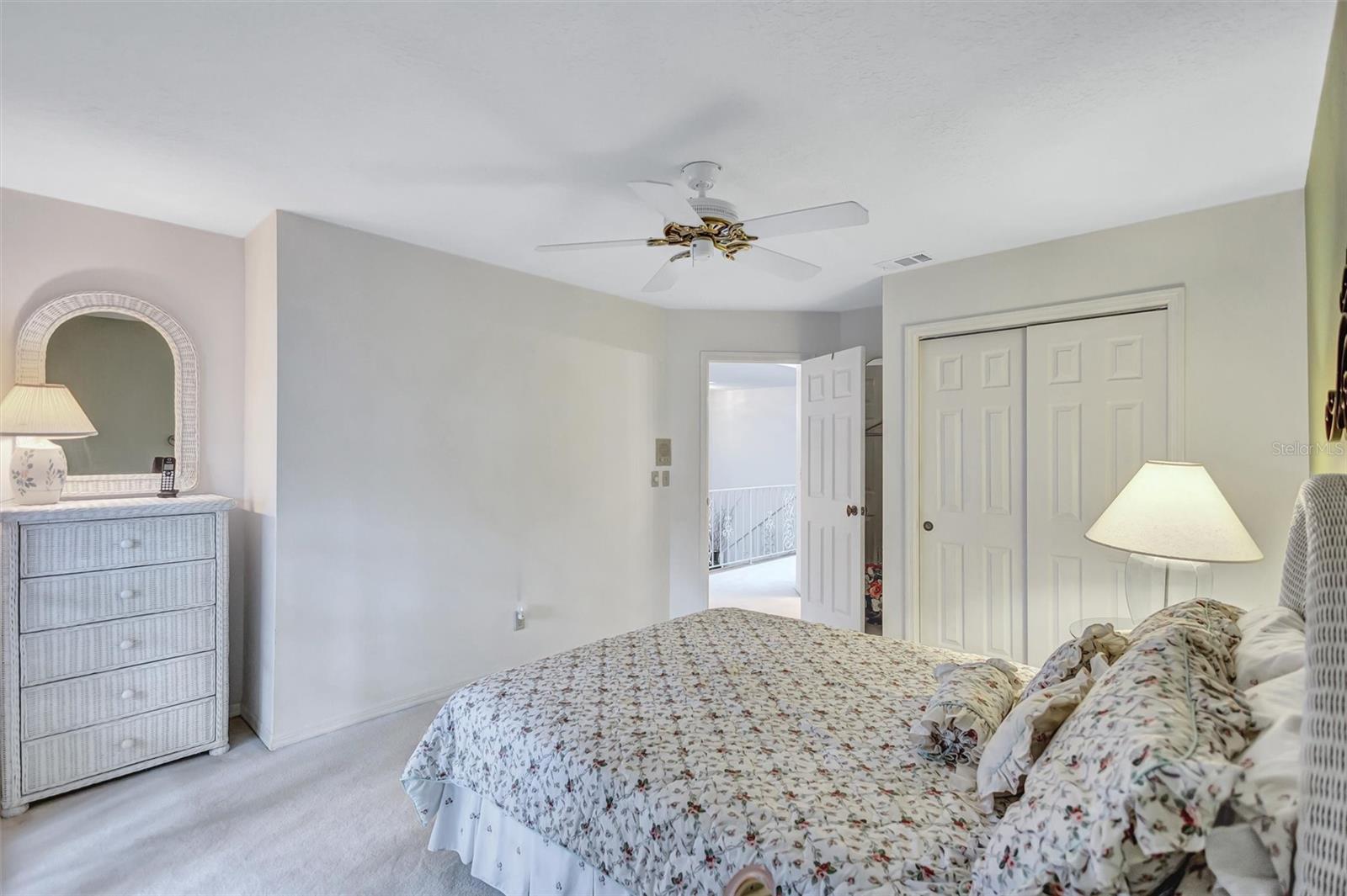 LAUREL OAKS AT COUNTRY WOODS CONDO - Residential