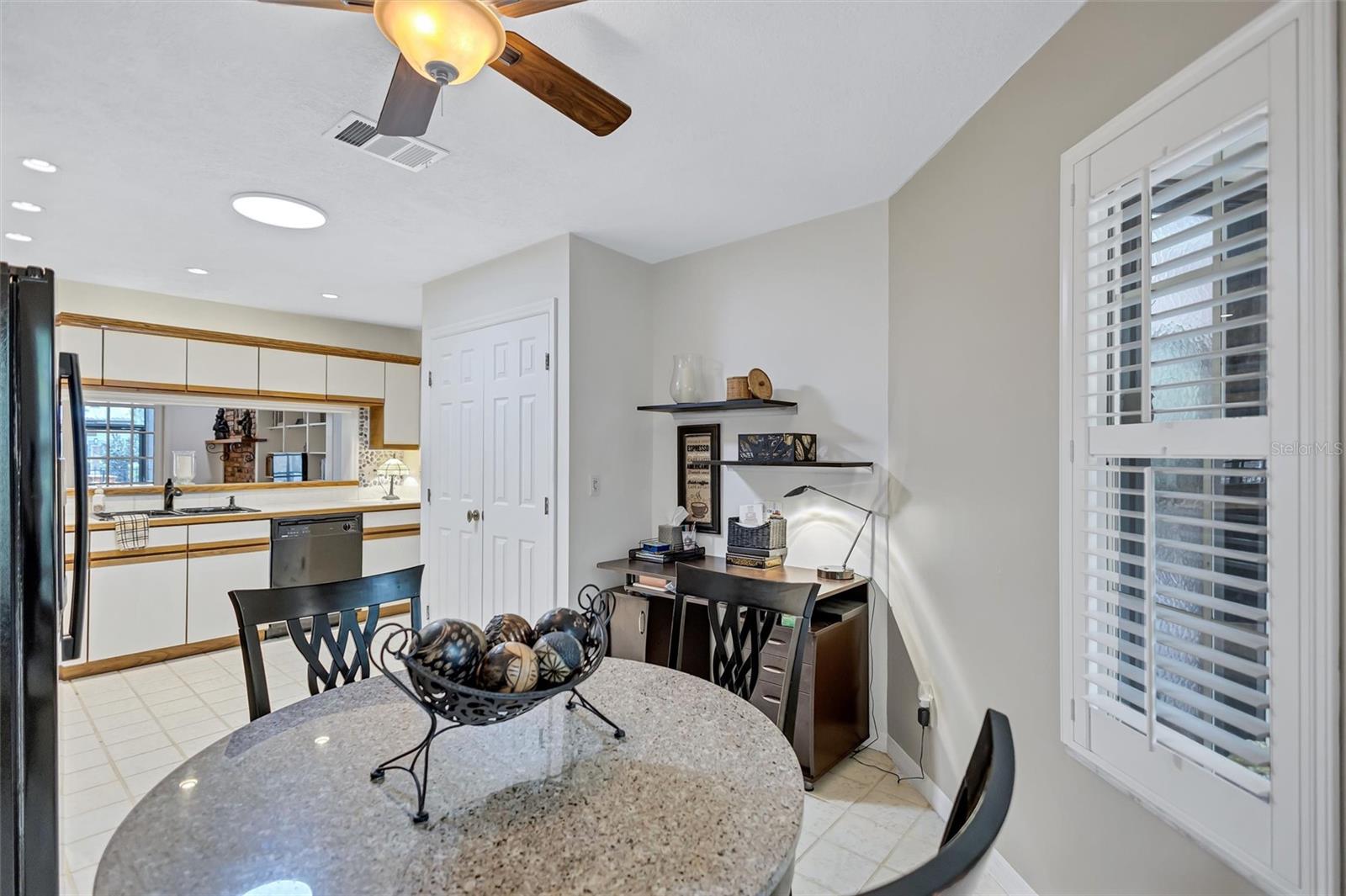 LAUREL OAKS AT COUNTRY WOODS CONDO - Residential