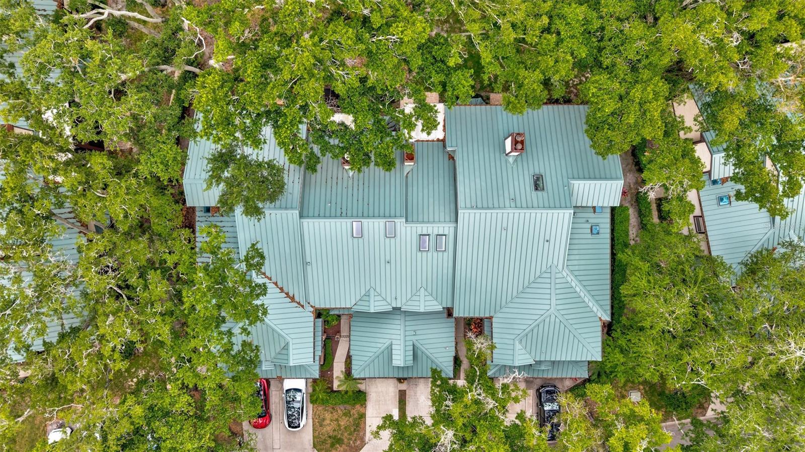 LAUREL OAKS AT COUNTRY WOODS CONDO - Residential