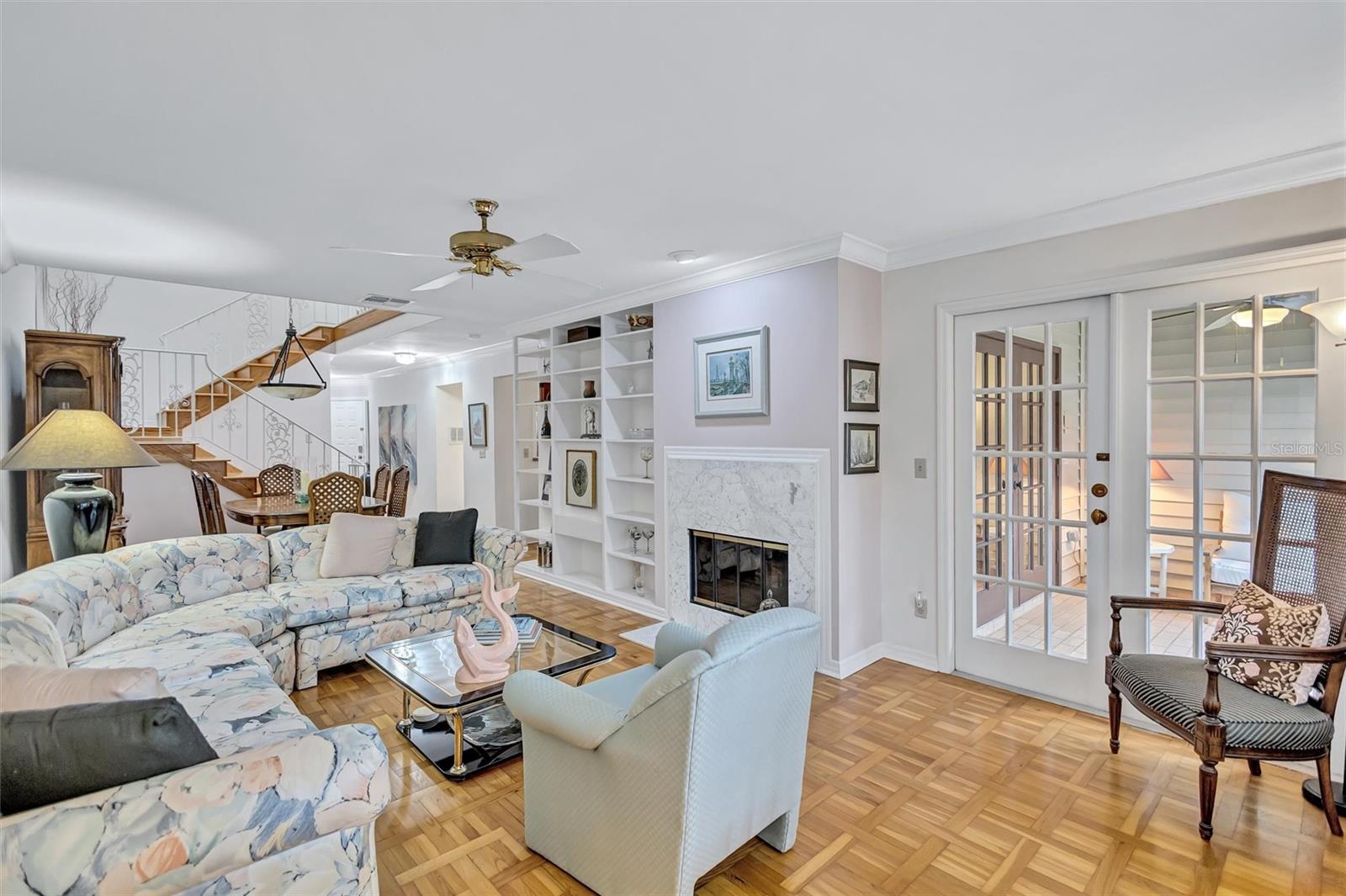 LAUREL OAKS AT COUNTRY WOODS CONDO - Residential