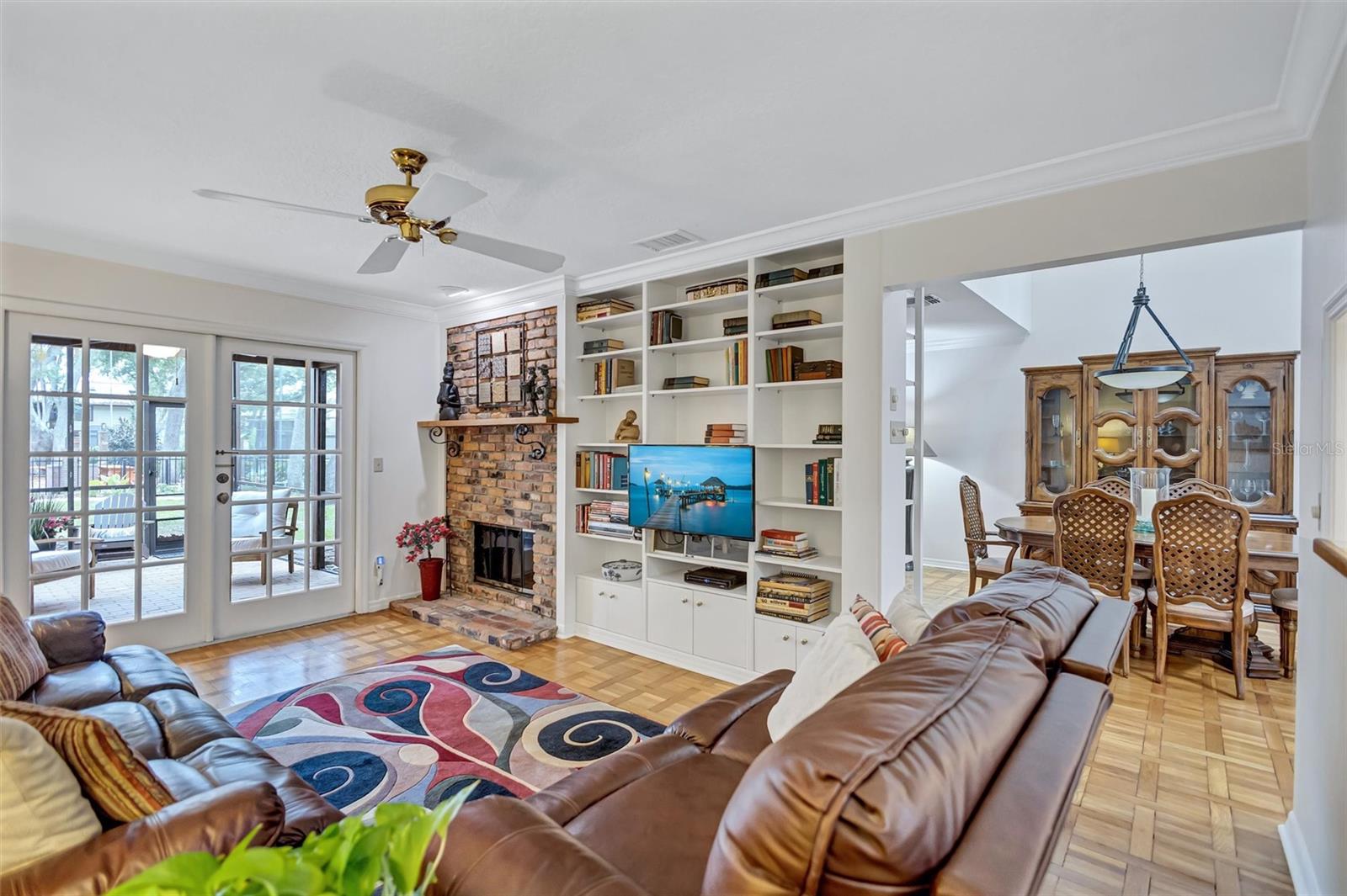 LAUREL OAKS AT COUNTRY WOODS CONDO - Residential