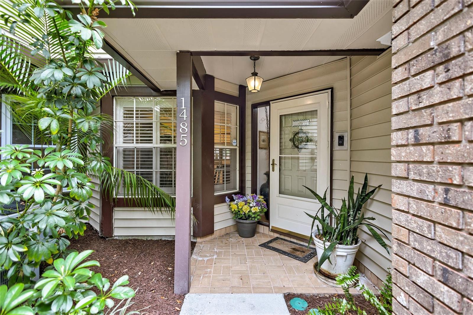 LAUREL OAKS AT COUNTRY WOODS CONDO - Residential