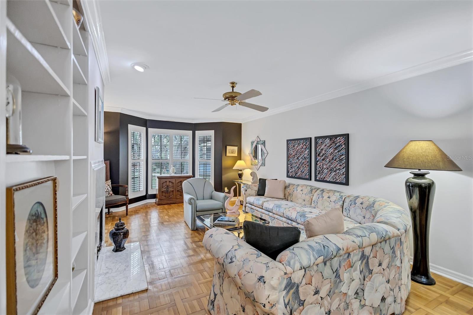 LAUREL OAKS AT COUNTRY WOODS CONDO - Residential