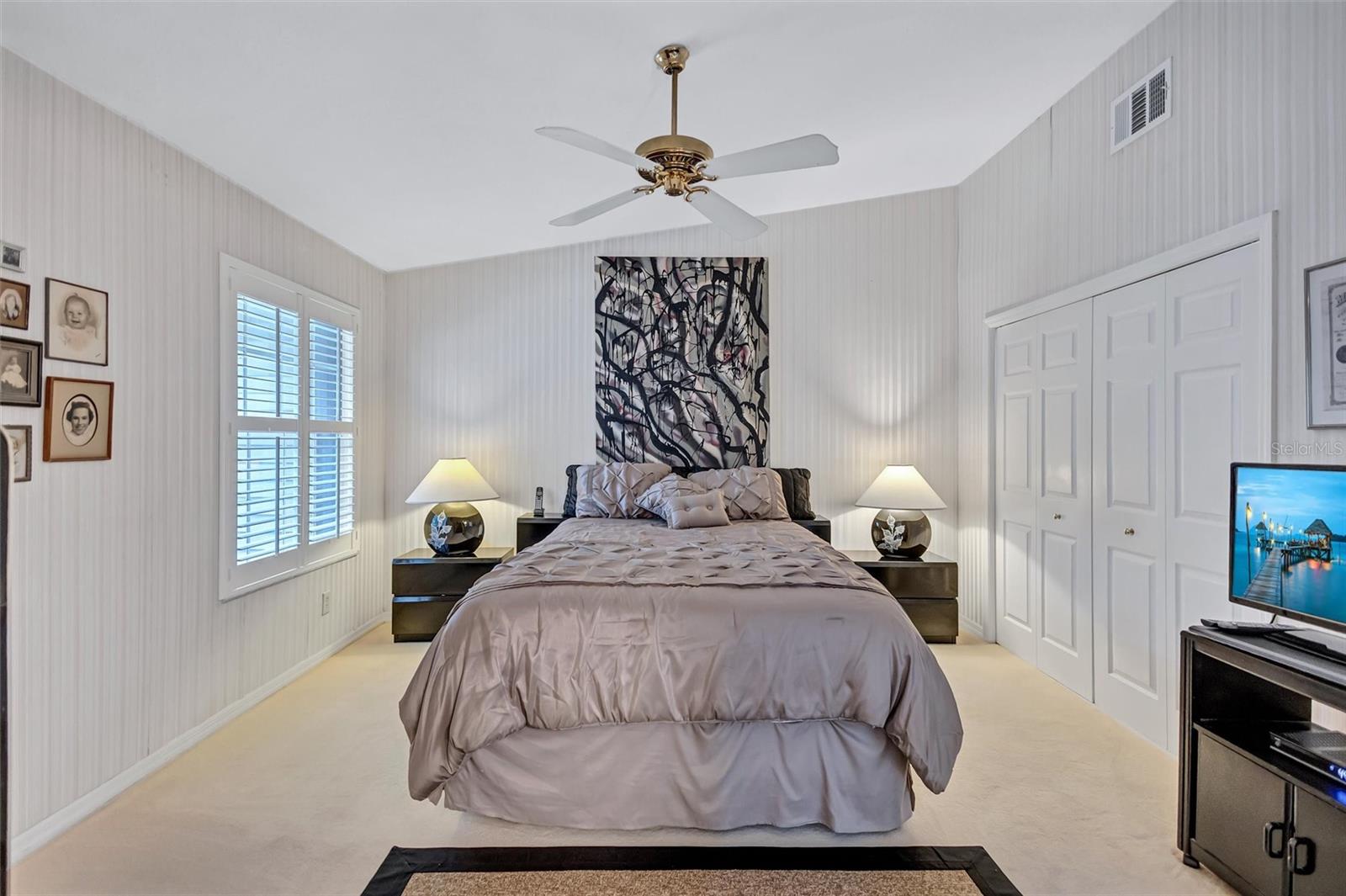 LAUREL OAKS AT COUNTRY WOODS CONDO - Residential