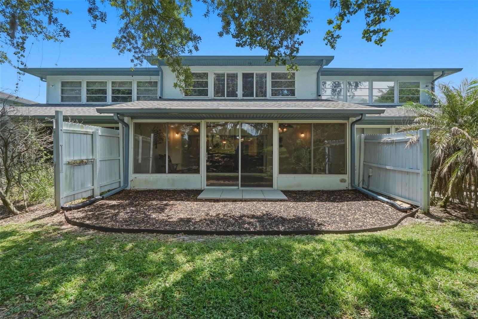 SAWGRASS TWNHM - Residential
