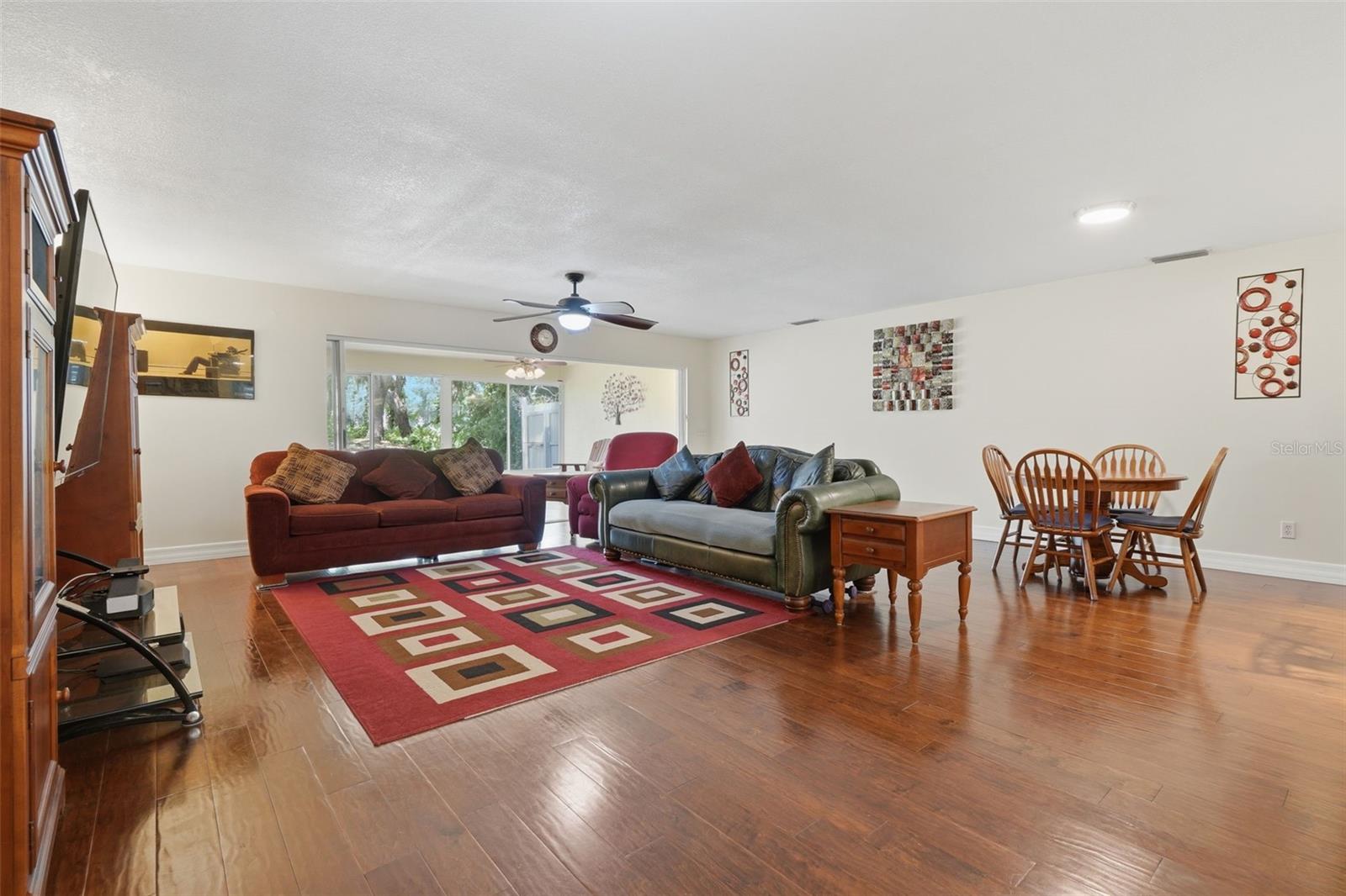 SAWGRASS TWNHM - Residential