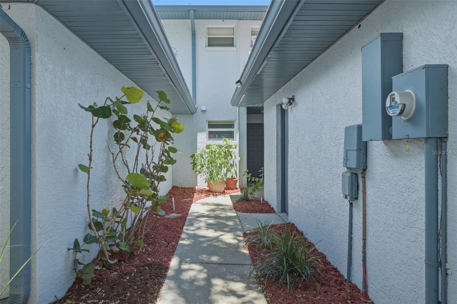 SAWGRASS TWNHM - Residential