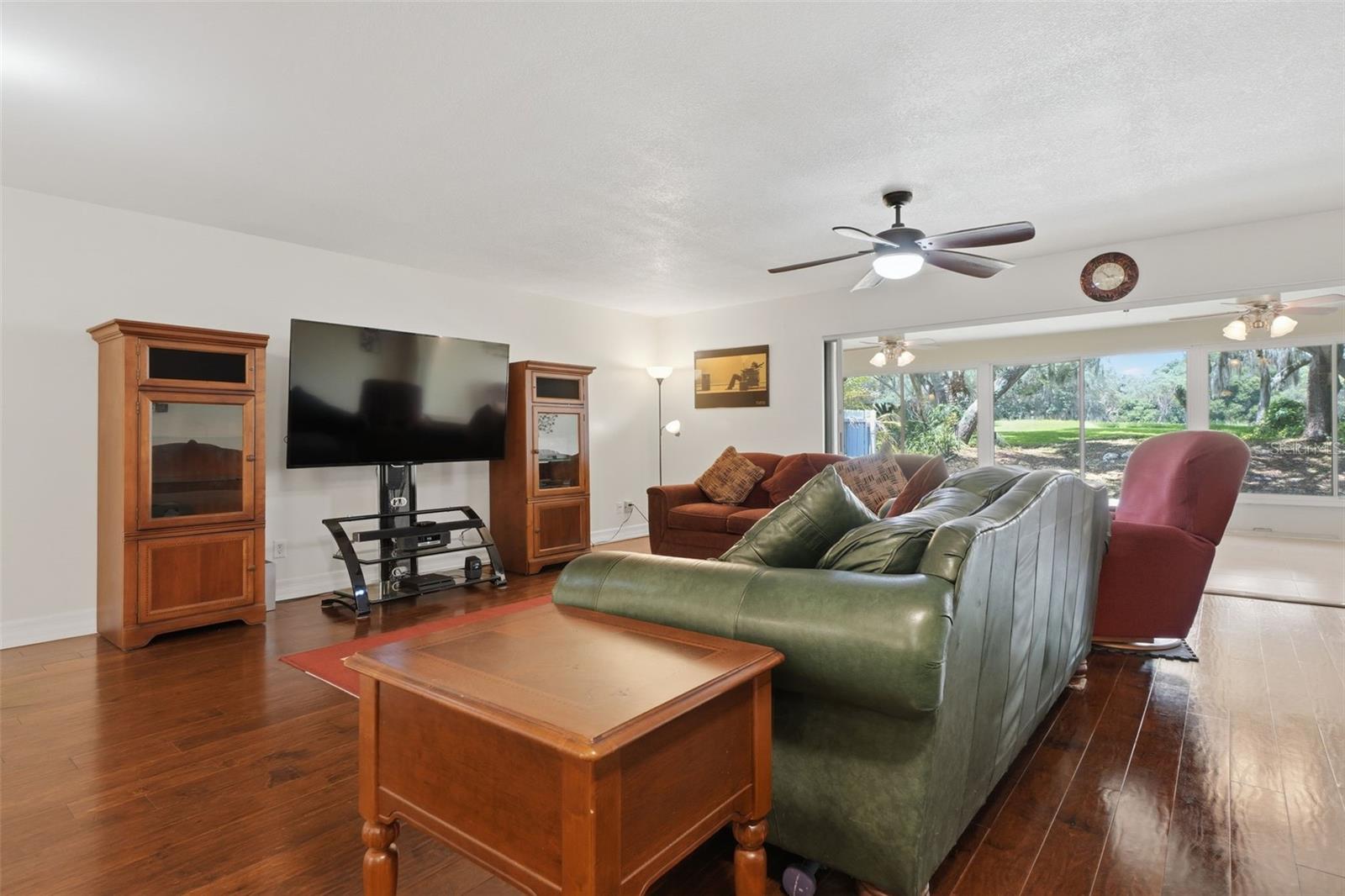 SAWGRASS TWNHM - Residential