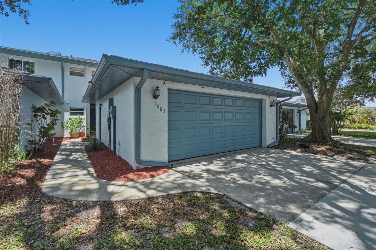 SAWGRASS TWNHM - Residential