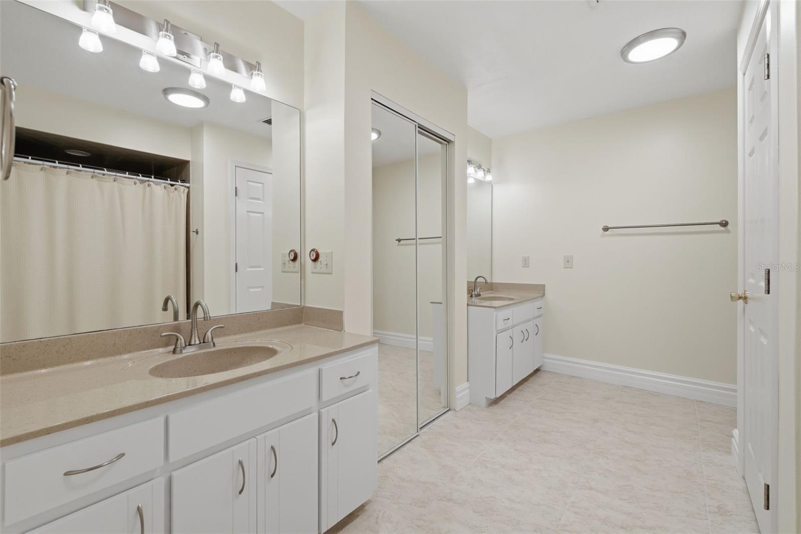SAWGRASS TWNHM - Residential