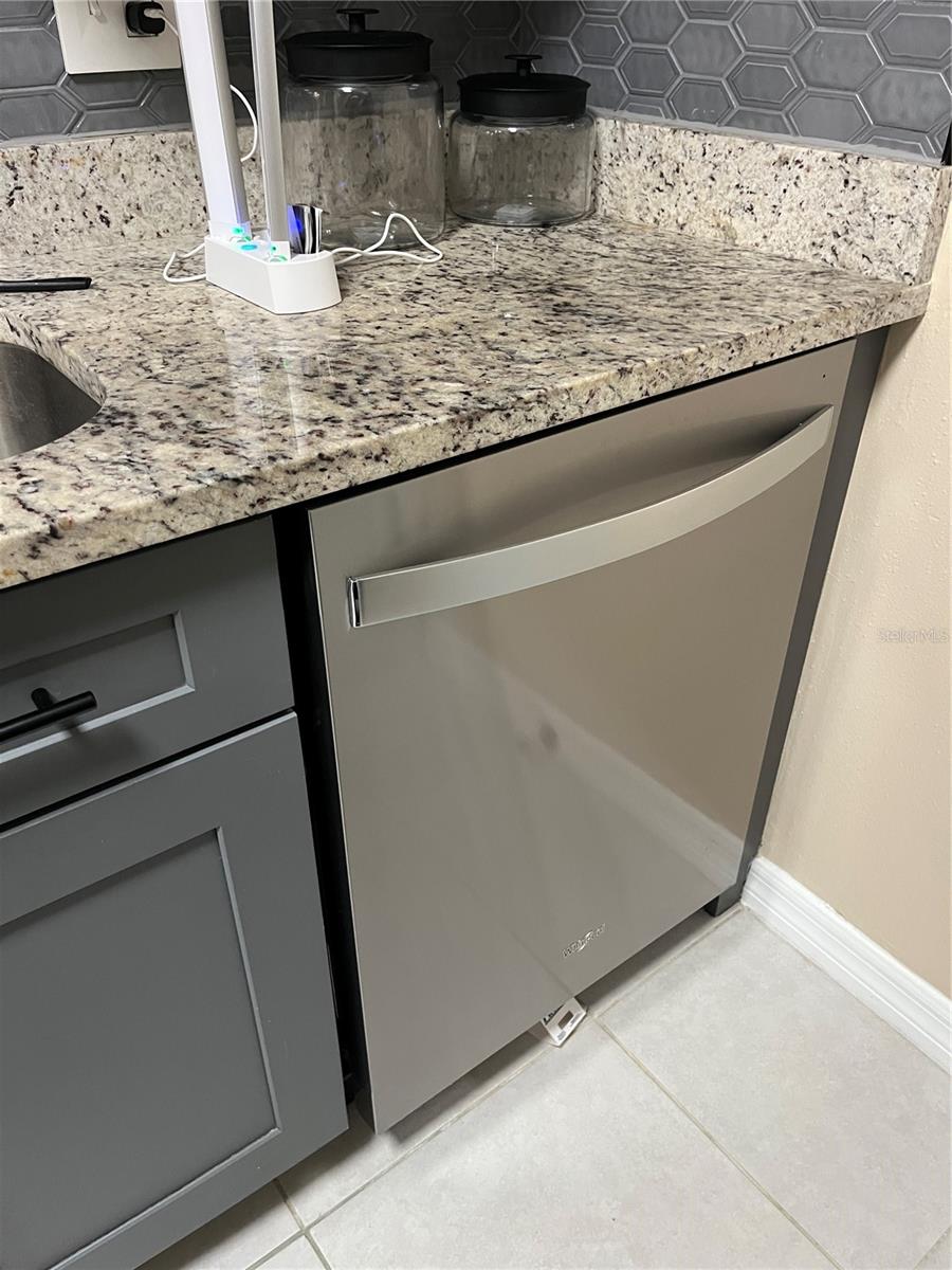 THE HAMPTONS AT BRANDON A CONDO - Residential Lease