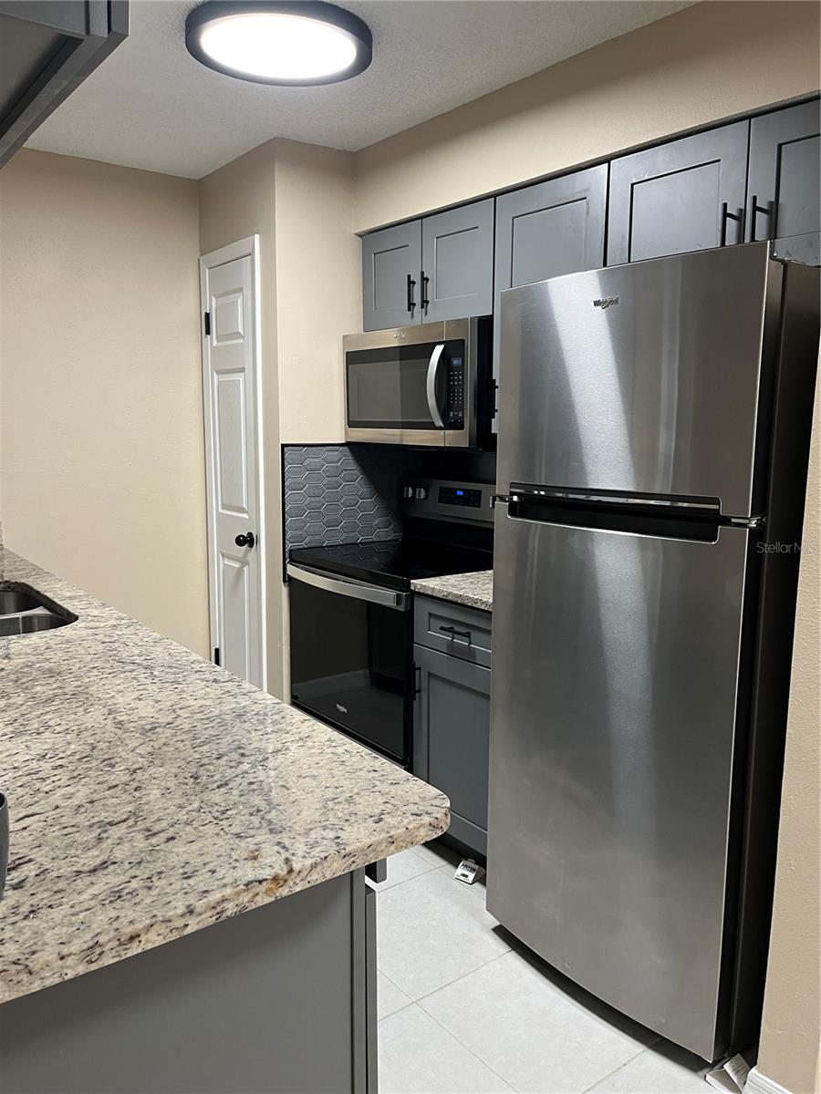 THE HAMPTONS AT BRANDON A CONDO - Residential Lease