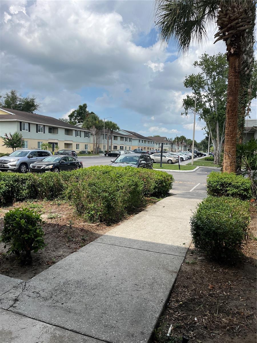 THE HAMPTONS AT BRANDON A CONDO - Residential Lease