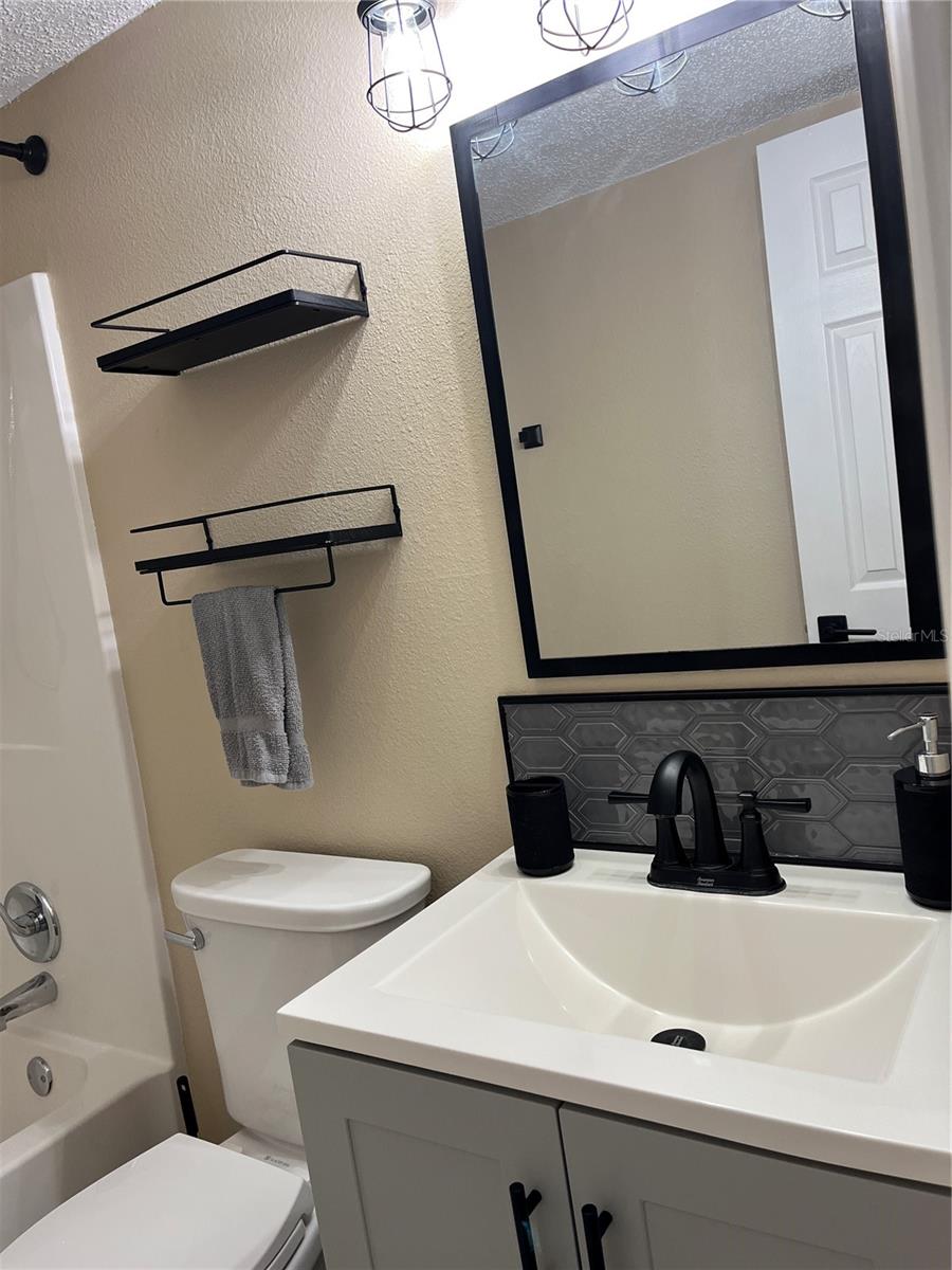 THE HAMPTONS AT BRANDON A CONDO - Residential Lease