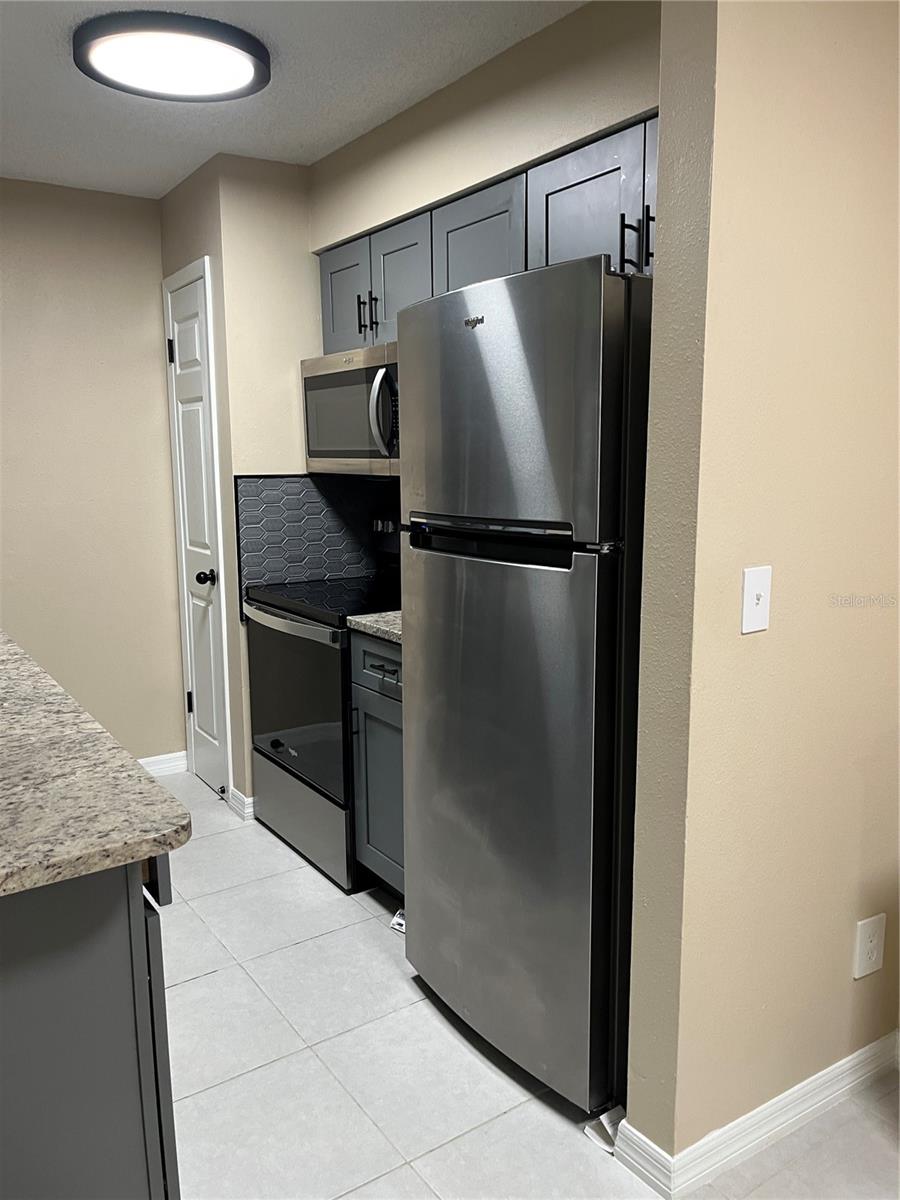 THE HAMPTONS AT BRANDON A CONDO - Residential Lease