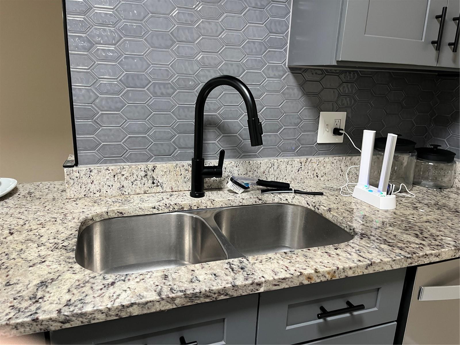 THE HAMPTONS AT BRANDON A CONDO - Residential Lease