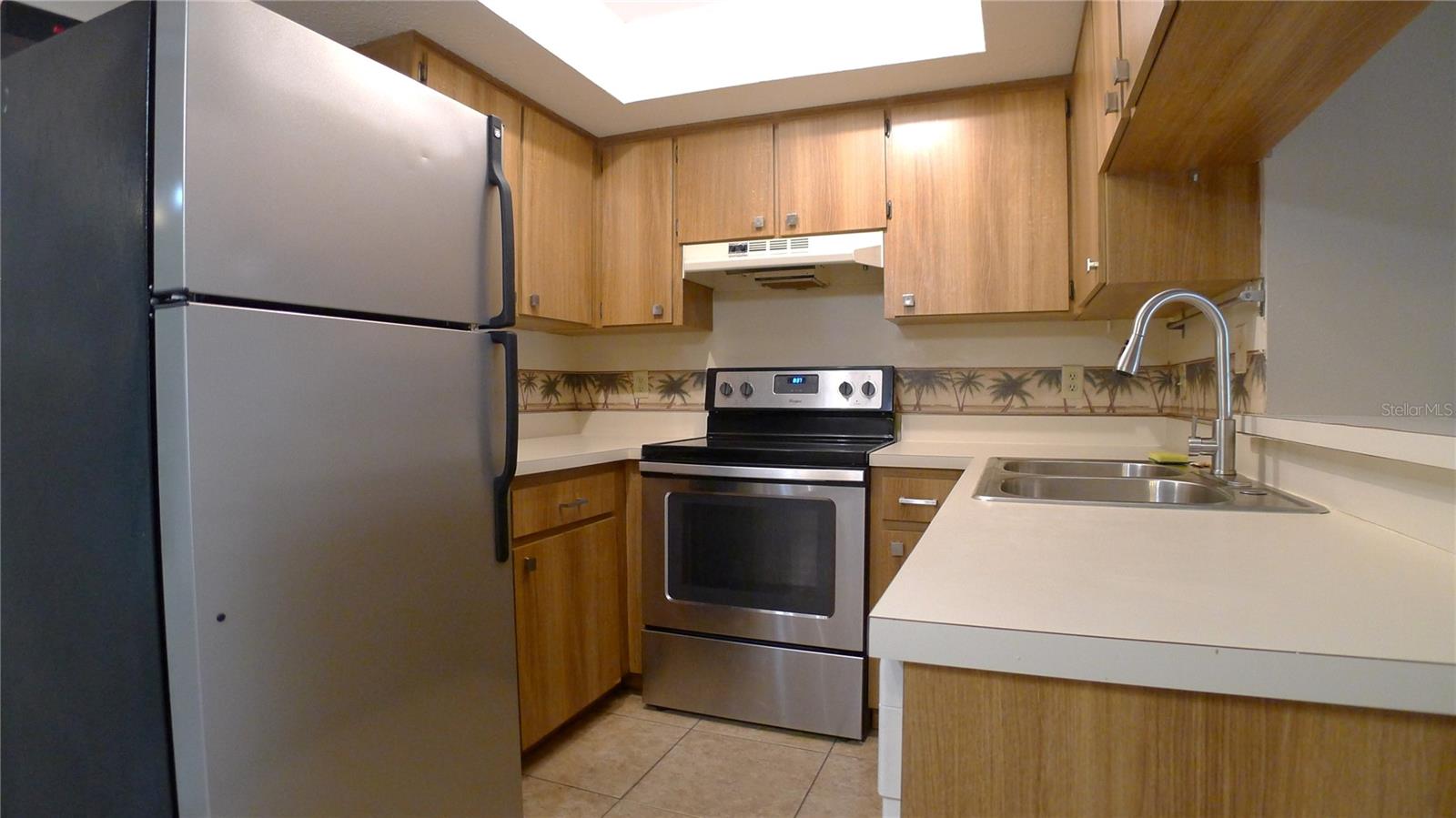 KINGSS COURT TWNHMS - Residential Lease