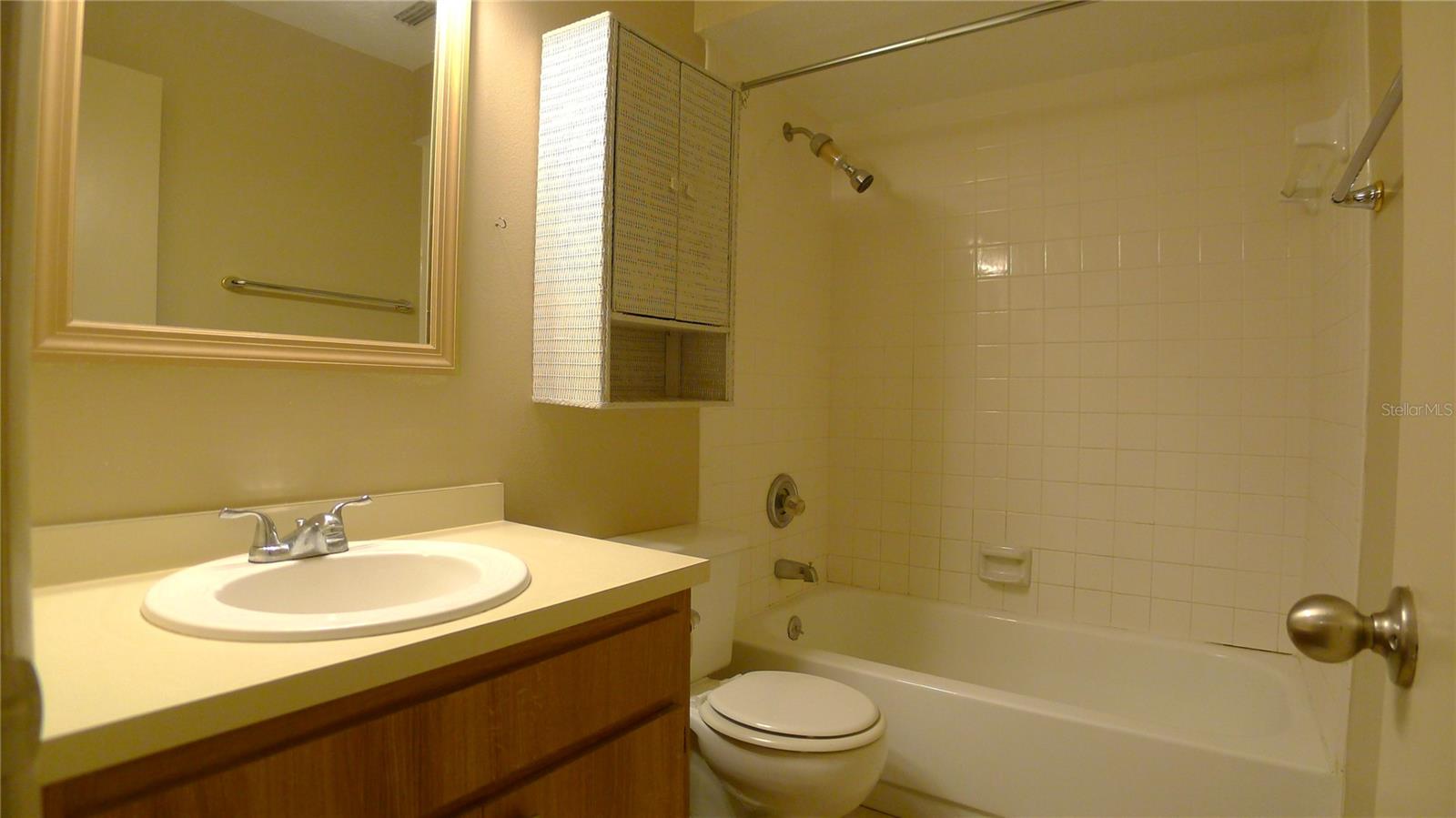 KINGSS COURT TWNHMS - Residential Lease