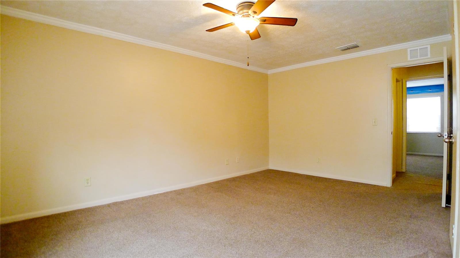KINGSS COURT TWNHMS - Residential Lease