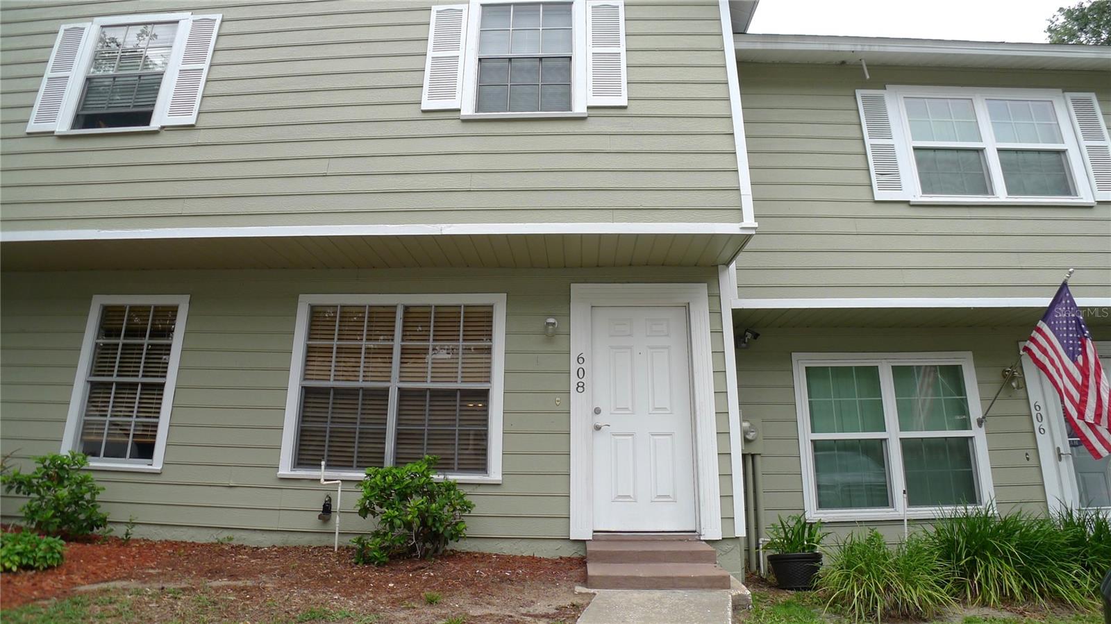 KINGSS COURT TWNHMS - Residential Lease
